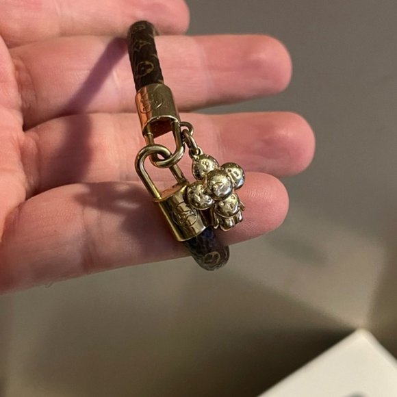 Women’s Louis Vuitton Bracelet 19 - Picture 5 of 9